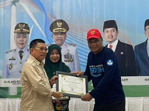 SMAN 1 Majene Dianugerahi Penghargaan Bupati pada Hari Lingkungan Hidup Sedunia 2026